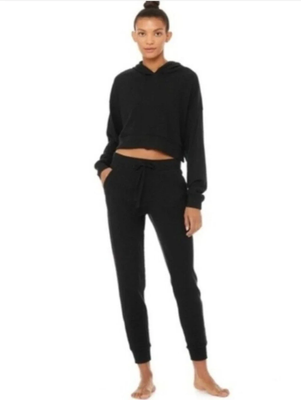 ALO YOGA MUSE SWEATPANT IN BLACK
